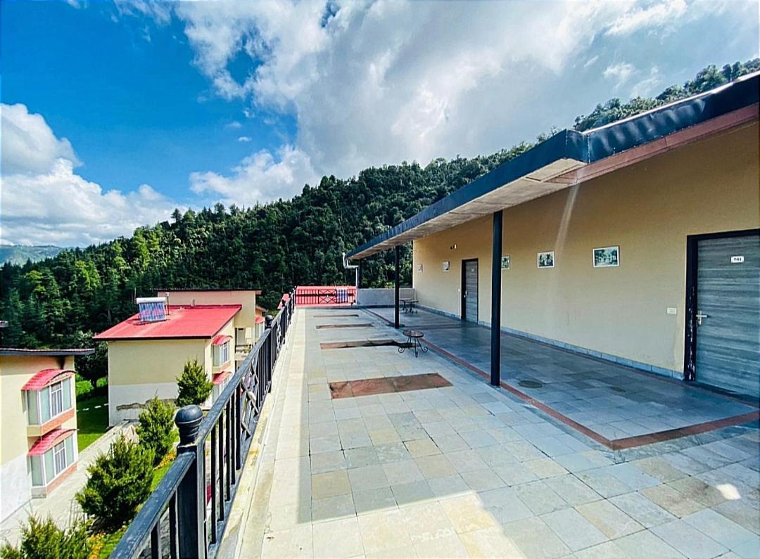 Mist N Meadows Resort Rajgarh  Luaran gambar