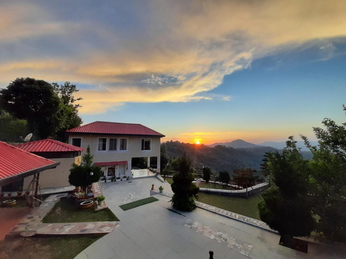 Mist N Meadows Resort Rajgarh  Luaran gambar
